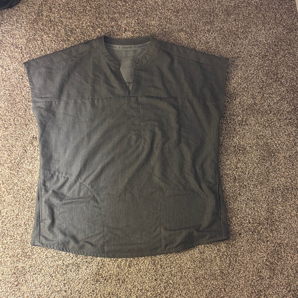 Fabletics Women’s Evolve Scrub Top